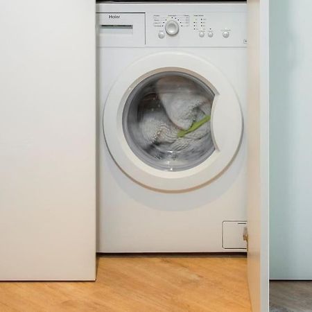 B&B Gocciadoro 26 Nuovo, Climatizzato, Zona Ospedale, Posto Auto Trento Bagian luar foto