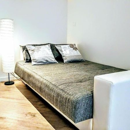 B&B Gocciadoro 26 Nuovo, Climatizzato, Zona Ospedale, Posto Auto Trento Bagian luar foto