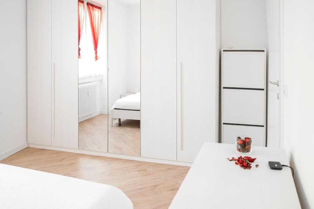 B&B Gocciadoro 26 Nuovo, Climatizzato, Zona Ospedale, Posto Auto Trento Bagian luar foto